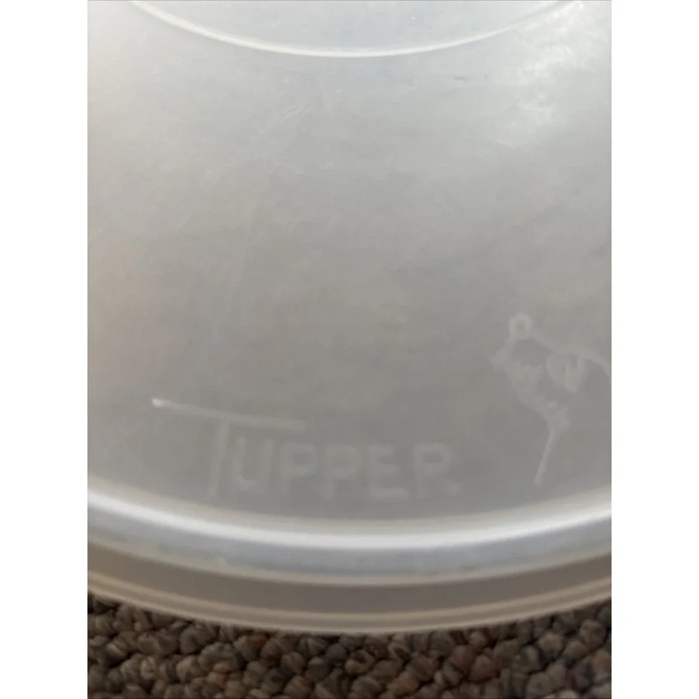 Vintage TUPPERWARE 12 3/4